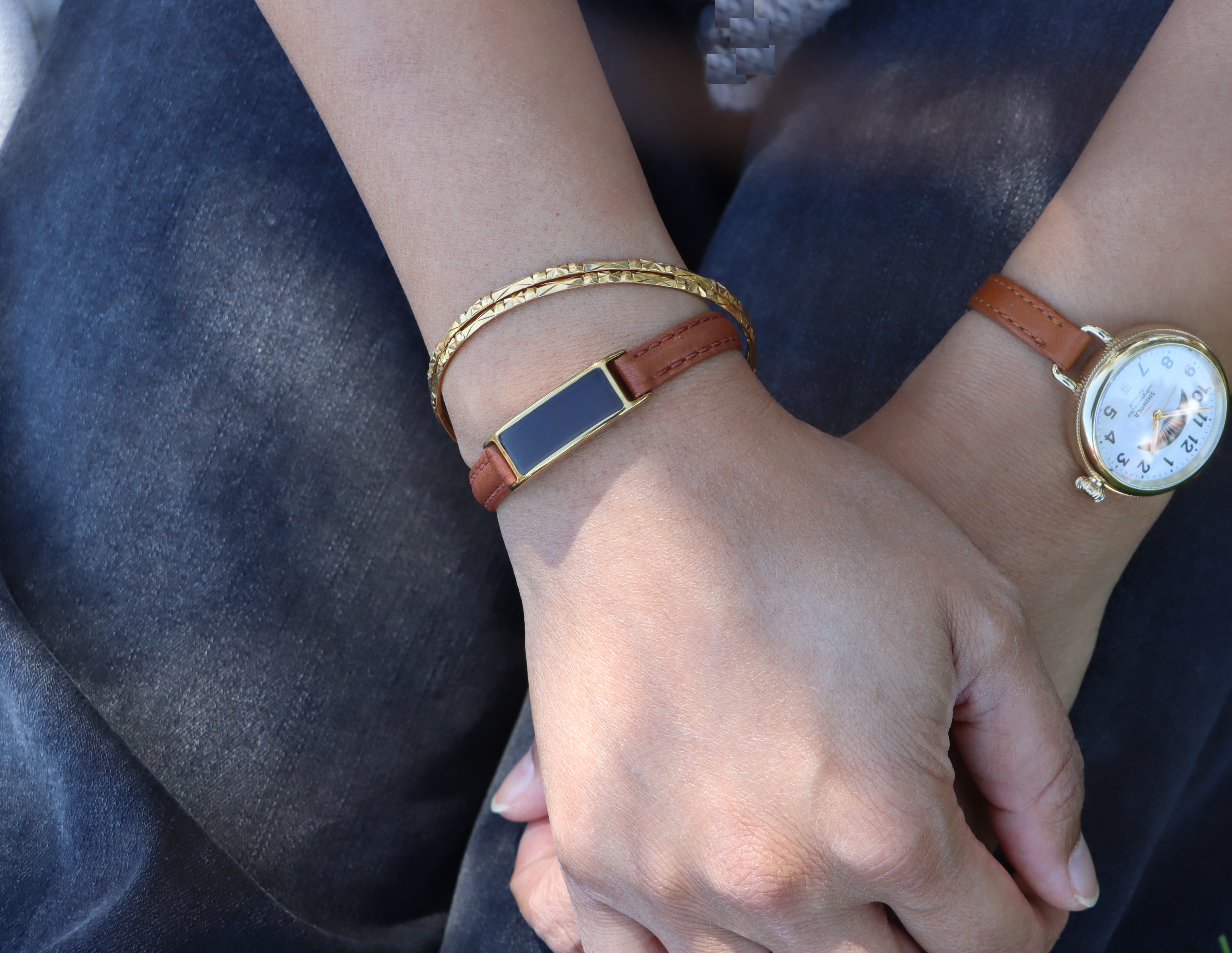 Ray worn with a gold leather band