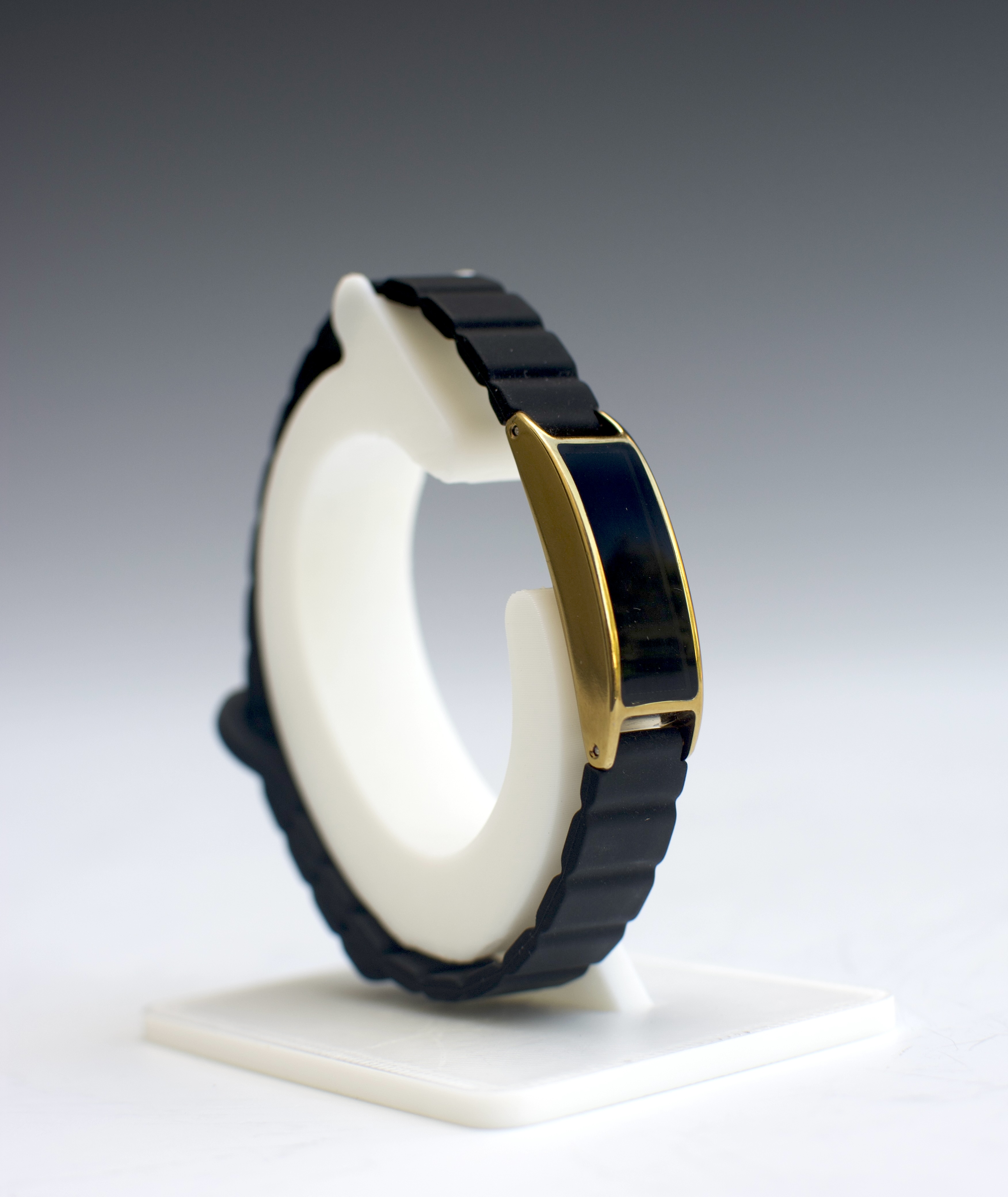 Gold Ray with magnetic band