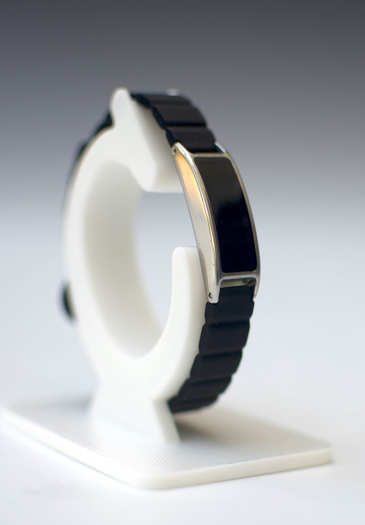Silver Ray with magnetic band