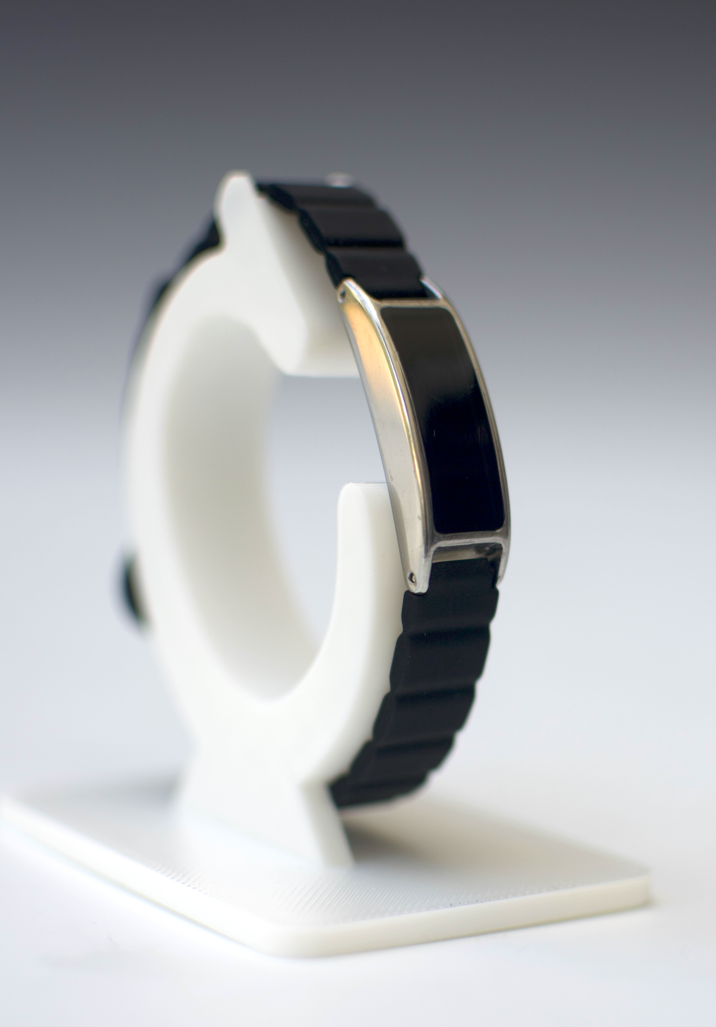 Silver Ray with magnetic band